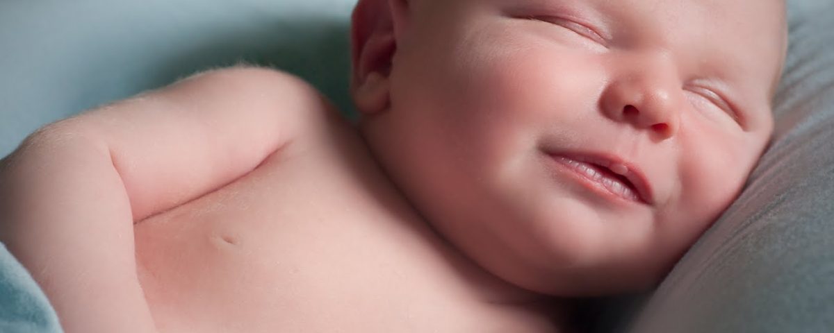 لبخند-زدن-نوزاد